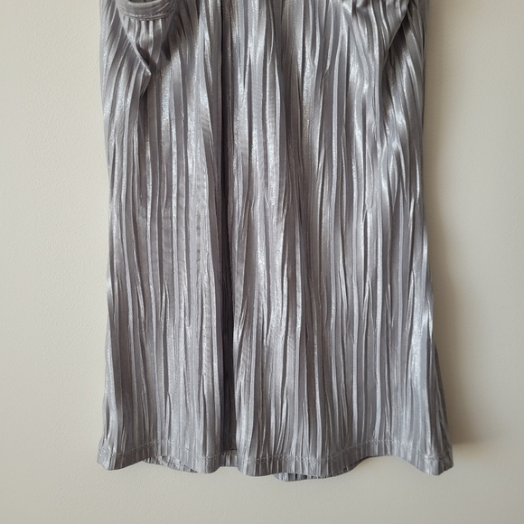 TOPSHOP Silver Pleated Racerback Tank - Picture 7 of 11